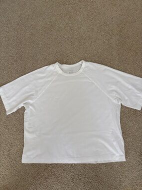 Everlane Classic White Crewneck Tee Raglan Style